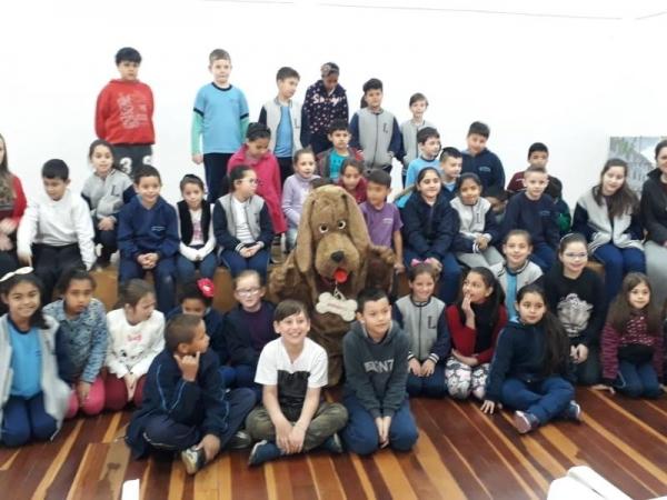 Programa Posse Responsável de Animais de Estimação contempla 920 alunos da rede municipal de ensino
