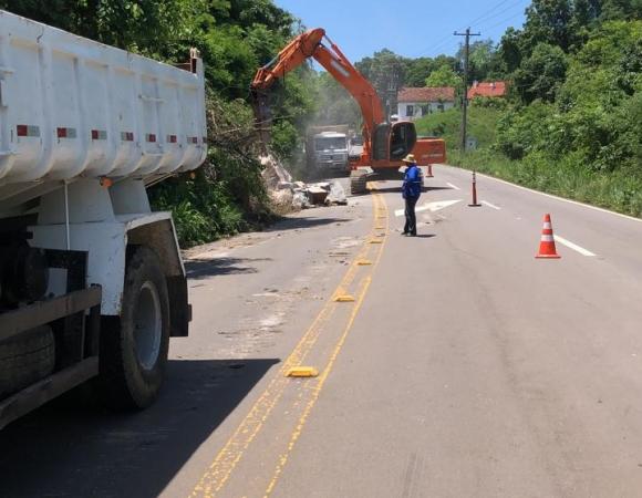 DAER inicia remoção de pedras na ERS-431 em Bento