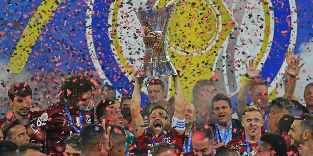 Flamengo goleia o Ceará e levanta taça no show de Bruno Henrique