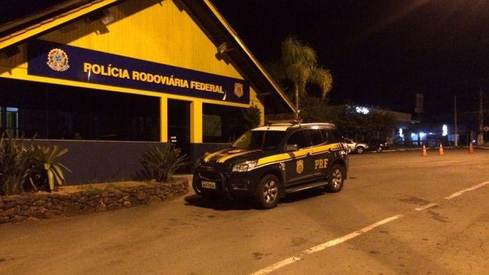 PRF fiscaliza mais de 750 veículos durante feriadão em Bento Gonçalves