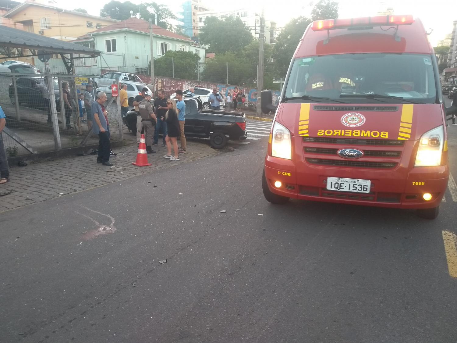 Acidente deixa motorista ferido no São Francisco em Bento