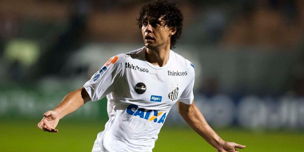 Grêmio anuncia contratação do lateral-direito Victor Ferraz