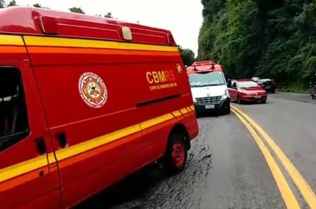 Idoso perde o controle e capota veículo na BR-470, em Bento