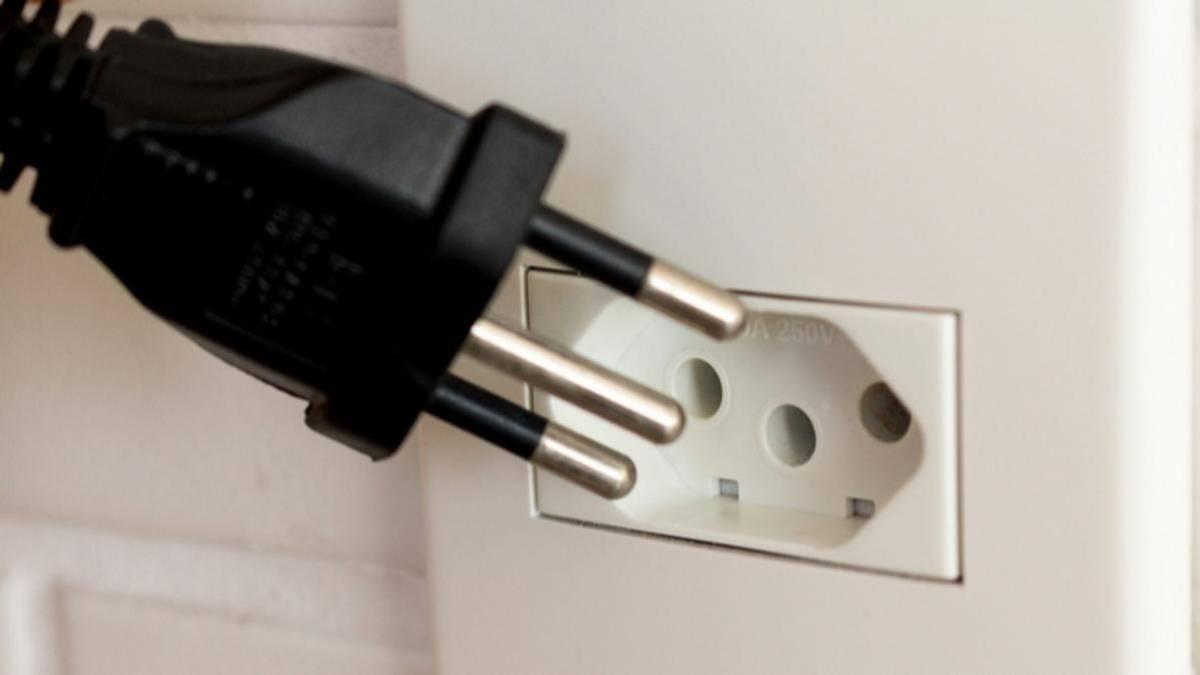 Modelo de tomadas no Brasil pode passar por nova mudança
