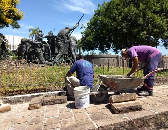 Monumento aos Imigrantes recebe serviços de manutenção em Bento