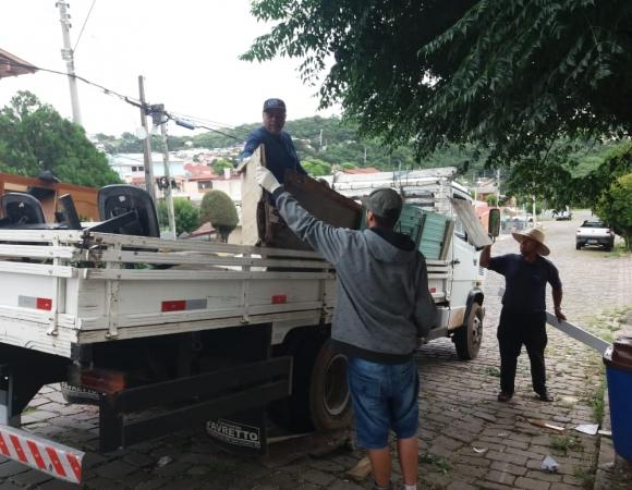 Sete toneladas de entulhos são recolhidos em Bento Gonçalves