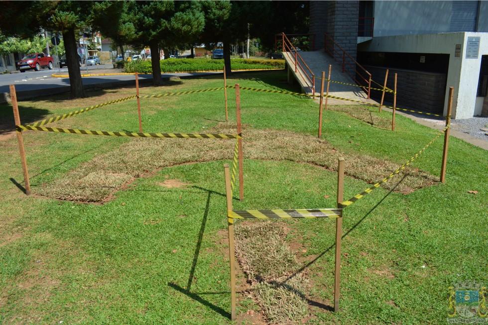 Parque da Estação de Carlos Barbosa recebe plantio de grama