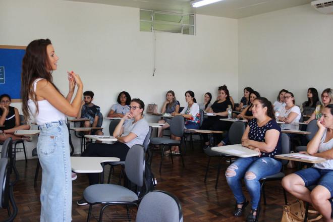 Profissionais da educação participam de cursos de formação em Garibaldi