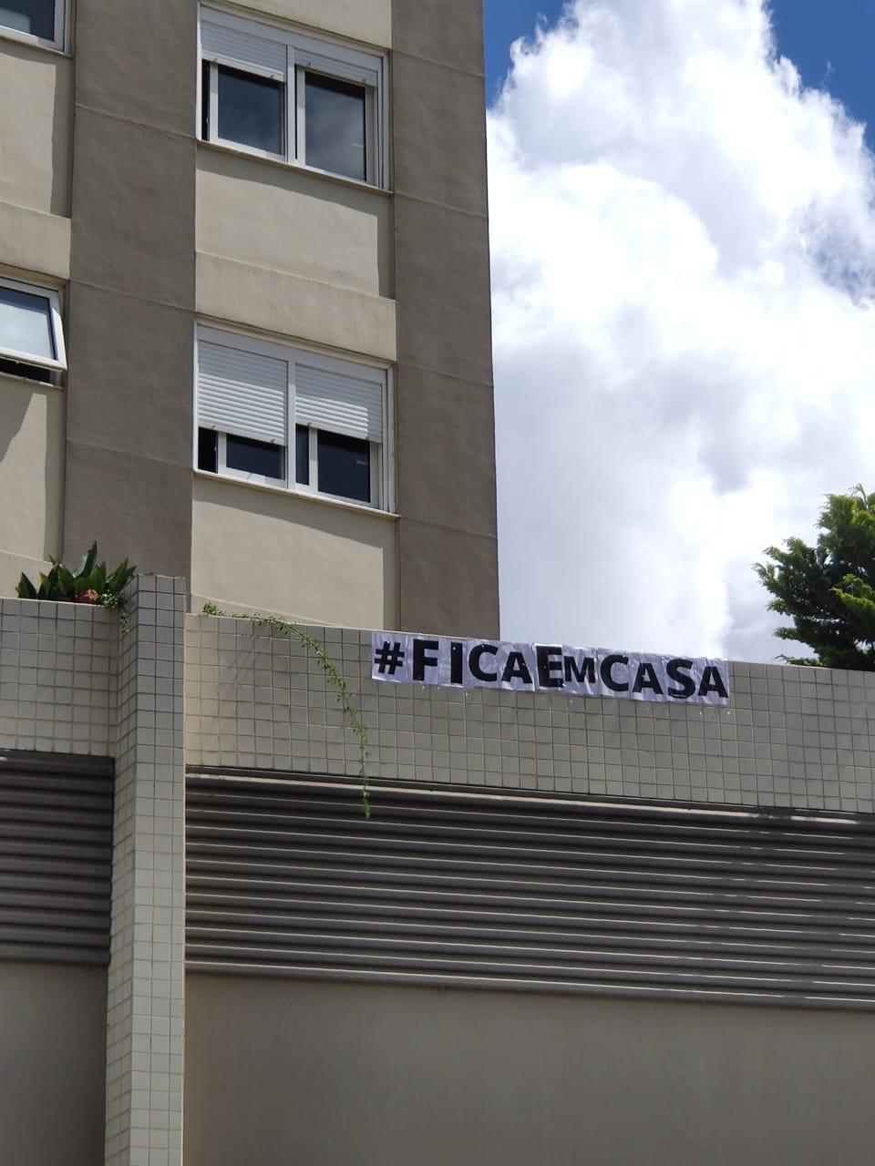 Morador de Bento adota campanha #FicaEmCasa