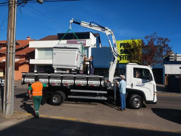 Coleta automatizada de lixo inicia nesta segunda em Bento