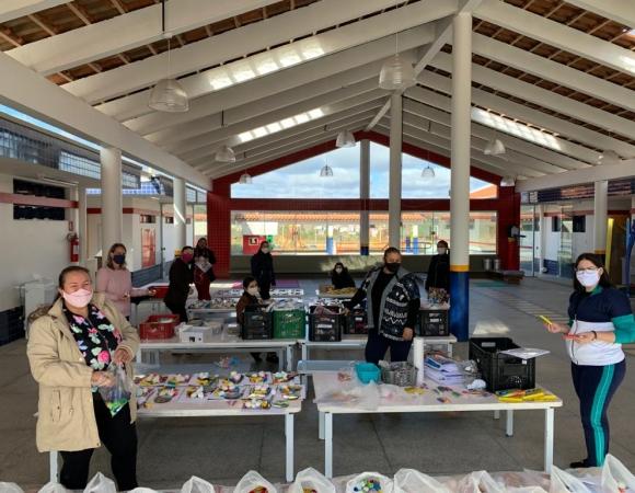Escolas Infantis da Rede Municipal de Bento organizam kits de Ensino Remoto