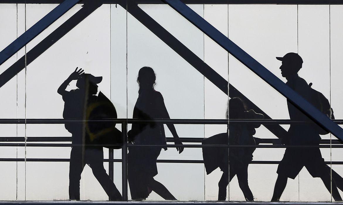 Governo proíbe entrada de estrangeiros no País por 30 dias