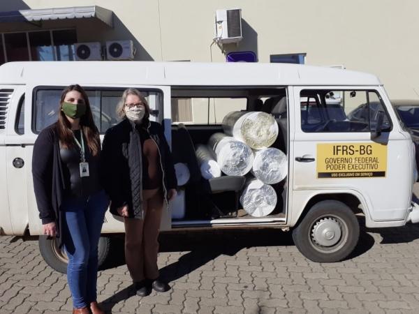 IFRS entrega material para a confecção de EPIs à Coordenadoria da Mulher e Centro Revivi