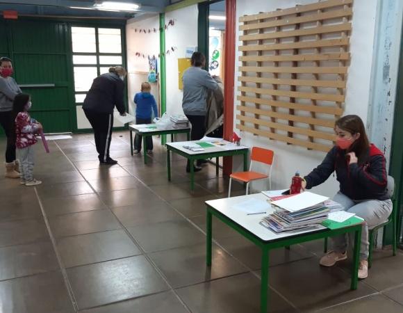 Bento disponibiliza material presencial para alunos que não têm acesso a internet