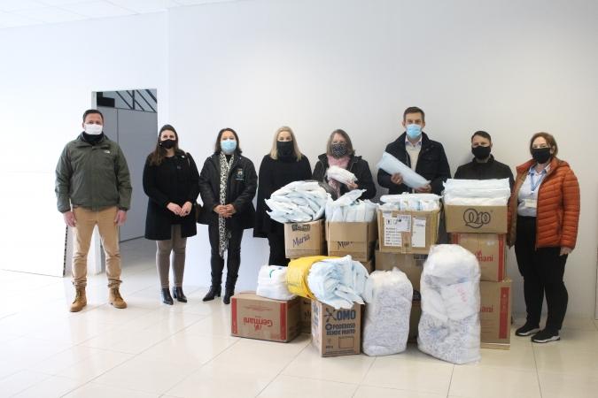 Bento entrega 11 mil máscaras para alunos da Rede Municipal de Ensino