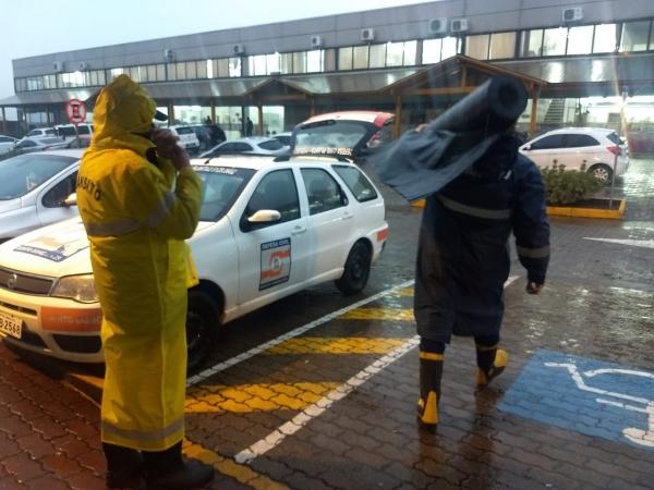 Equipes da Prefeitura de Bento trabalham para resolver problemas após as fortes chuvas