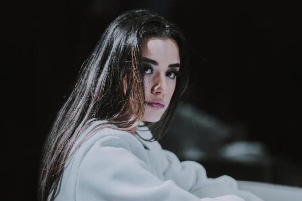 Isadora Pompeo lança single 