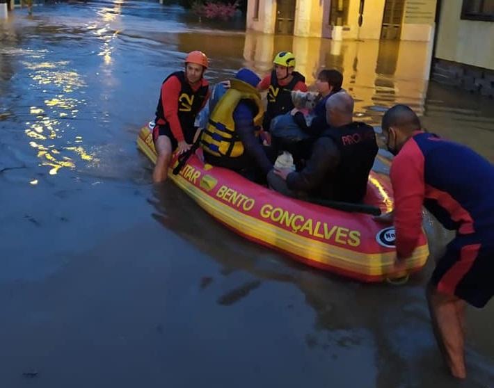 Santa Tereza tem 64 famílias desabrigadas após cheia