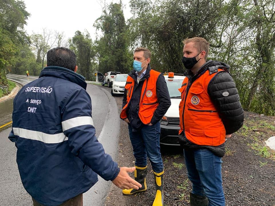Trânsito é liberado na BR-470 após supervisão do DNIT