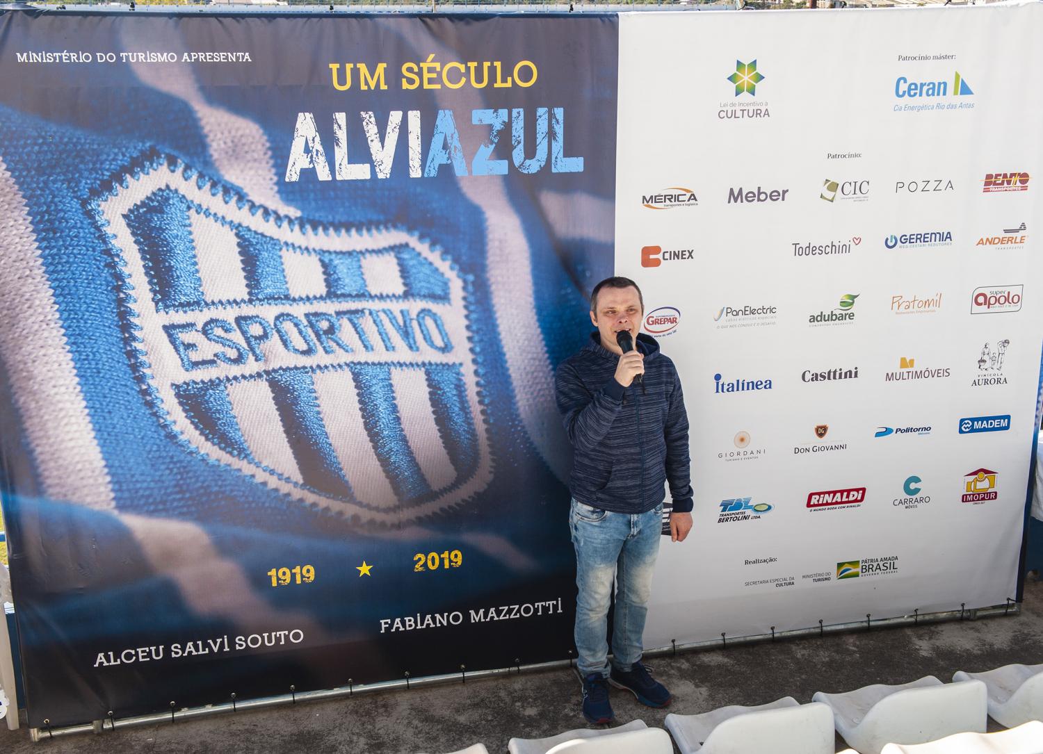 Livro conta a história centenária do Clube Esportivo Bento Gonçalves