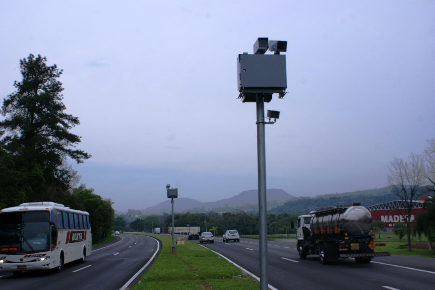 Pardais das rodovias estaduais voltarão a multar
