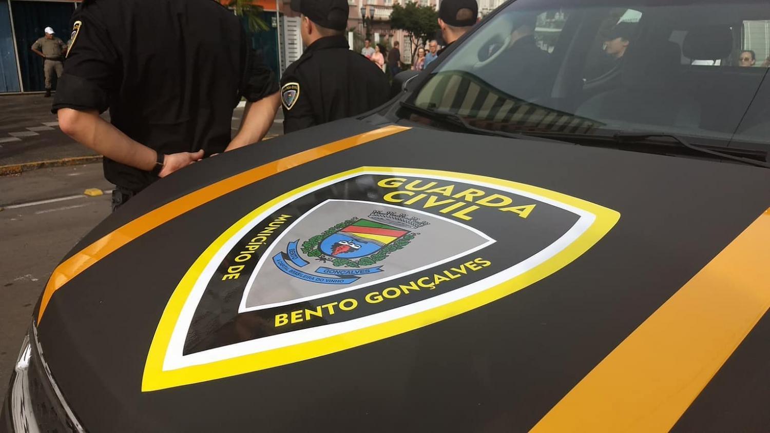 Festa clandestina é encerrada pela Guarda Civil Municipal no interior de Bento