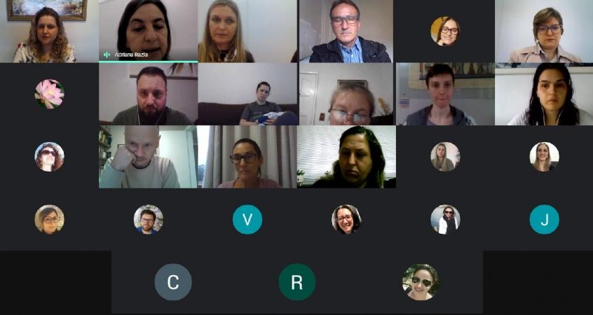 Secretaria de educação promove encontros virtuais com professores em Bento