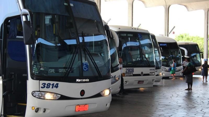 Linhas intermunicipais de ônibus terão 292 novos horários no verão para evitar disseminação do coronavírus