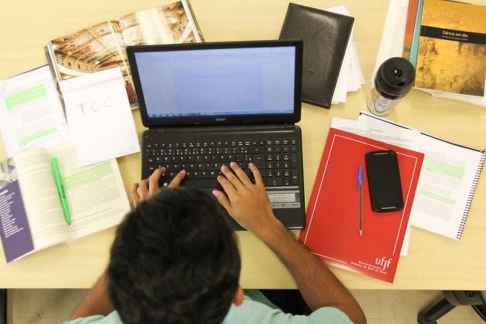 Ministério da Educação diz que cursos federais devem voltar a ter aulas presenciais em janeiro