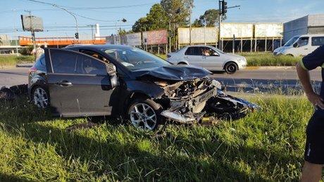 Mulher morre em acidente entre moto e dois carros em Caxias