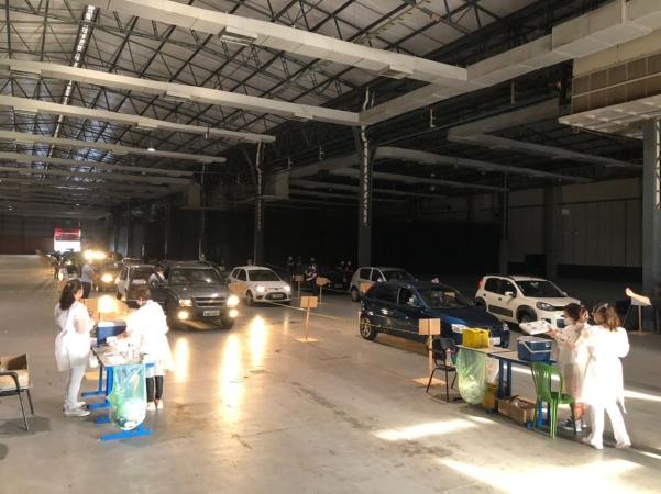 700 idosos de 77 e 78 anos vacinados em Bento