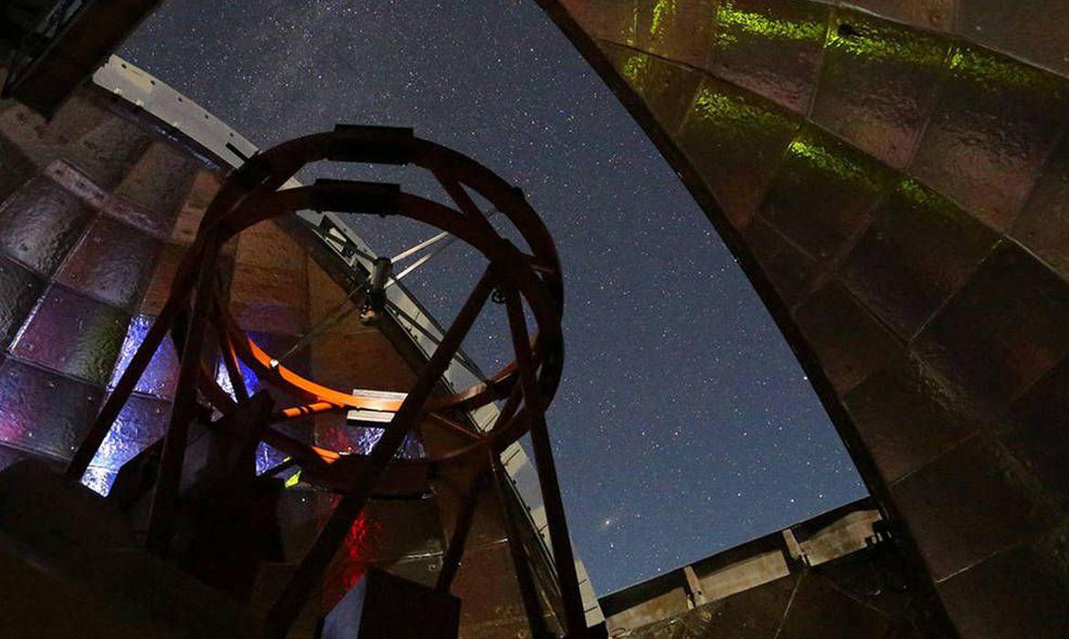 Asteroide passará perto da Terra a mais de 120 mil quilômetros por hora