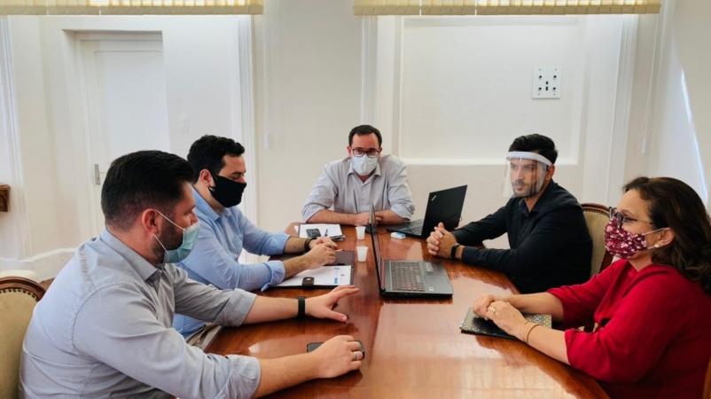 SMED estuda implantação de internet móvel gratuita para estudantes em Bento