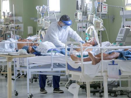 Um ano após primeiro caso de Covid-19, Rio Grande do Sul vive pior momento da pandemia