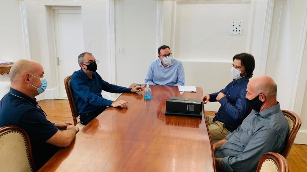 Ponte sobre o Rio das Antas é tema de reunião entre autoridades de Cotiporã e Bento