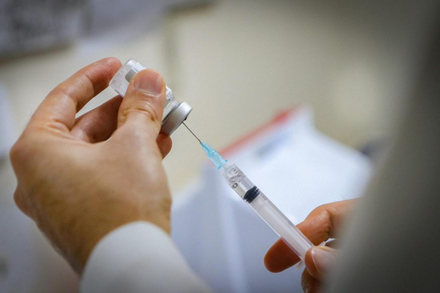 Quase 50 pessoas recebem dose da CoronaVac em vez da vacina contra a gripe em São Paulo