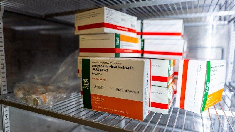 Rio Grande do Sul recebe 128 câmaras frias para conservação de vacinas contra covid e gripe