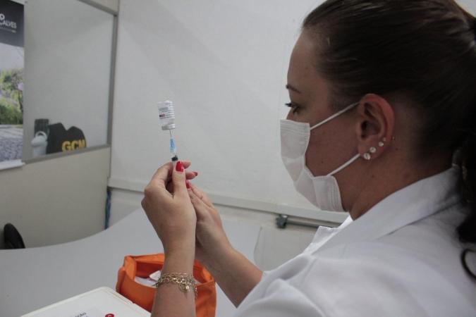 Segunda dose das pessoas imunizadas no espaço do idoso é realizada até sexta em Bento