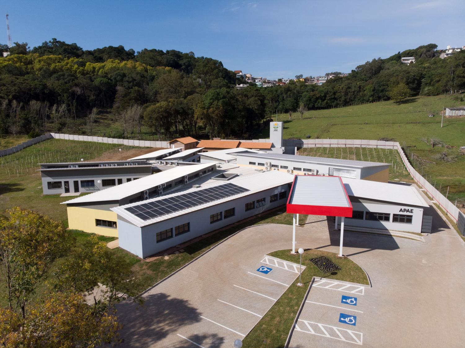 Bento Gonçalves inaugura APAE modelo nacional