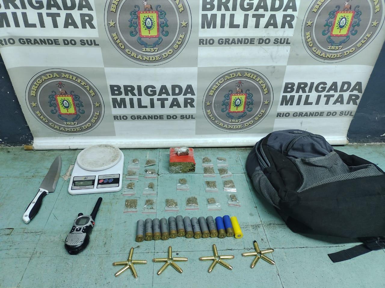 Menor de 16 anos é apreendido com drogas e munições em Bento