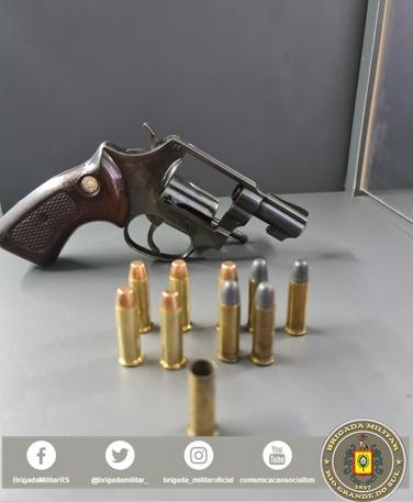 Policiais da Rocam apreendem arma de fogo no Progresso, em Bento