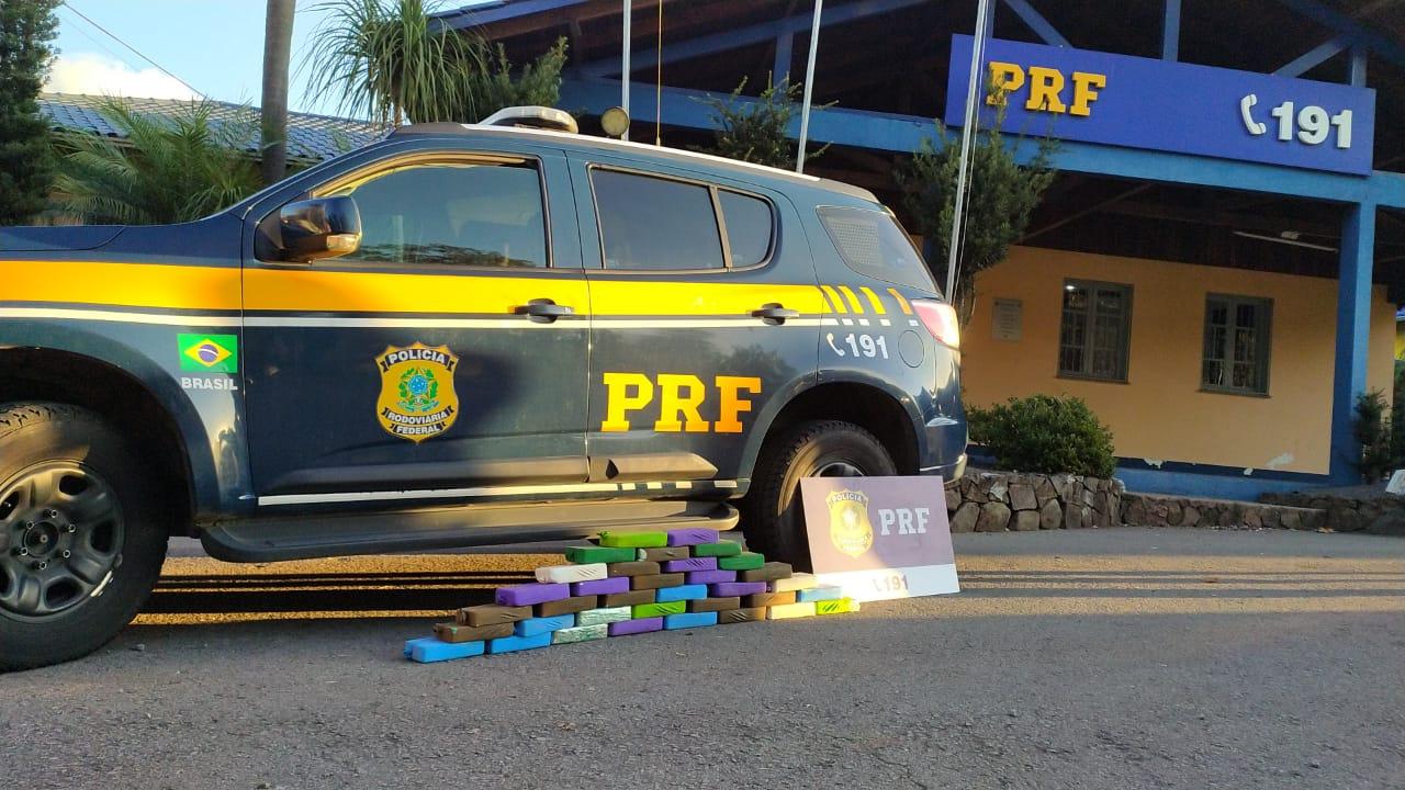 PRF prende casal de traficantes com 32 quilos de crack em Bento