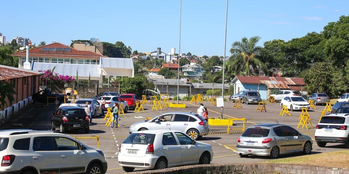 Farroupilha promove testagem em formato drive-thru nesta segunda-feira