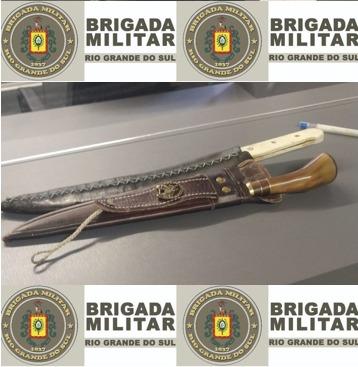 Homem é preso pela polícia após ameaçar mulher com faca em Bento