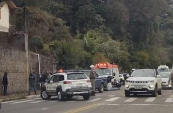Motociclista morre após grave acidente na Fenavinho, em Bento