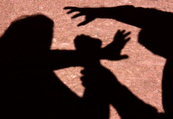 Casal acusado de torturar criança e adolescente é preso no RS