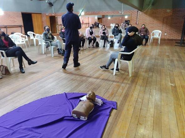 Educadores da rede municipal de Bento participam de treinamento de primeiros socorros