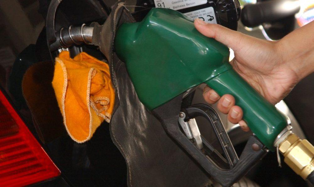 Petrobras anuncia reajustes de mais de 6% no preço da gasolina e de 3,7% no valor do diesel nas refinarias
