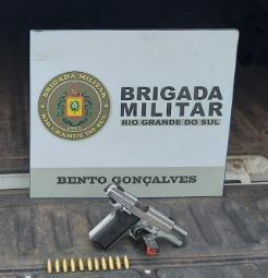 Arma é apreendida pela BM no Eucaliptos, em Bento