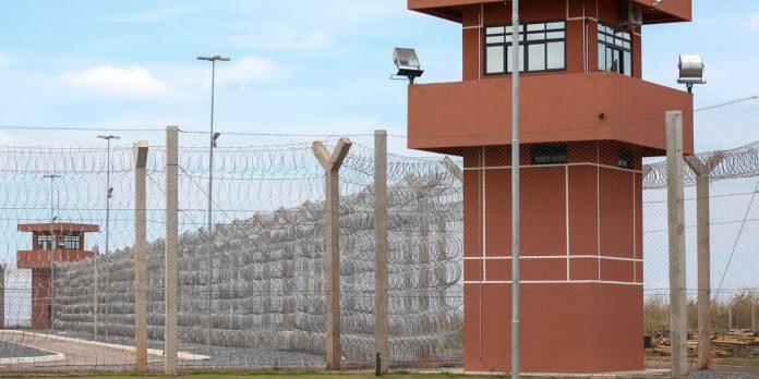 Governo autoriza o retorno de visitas a detentos em prisões federais